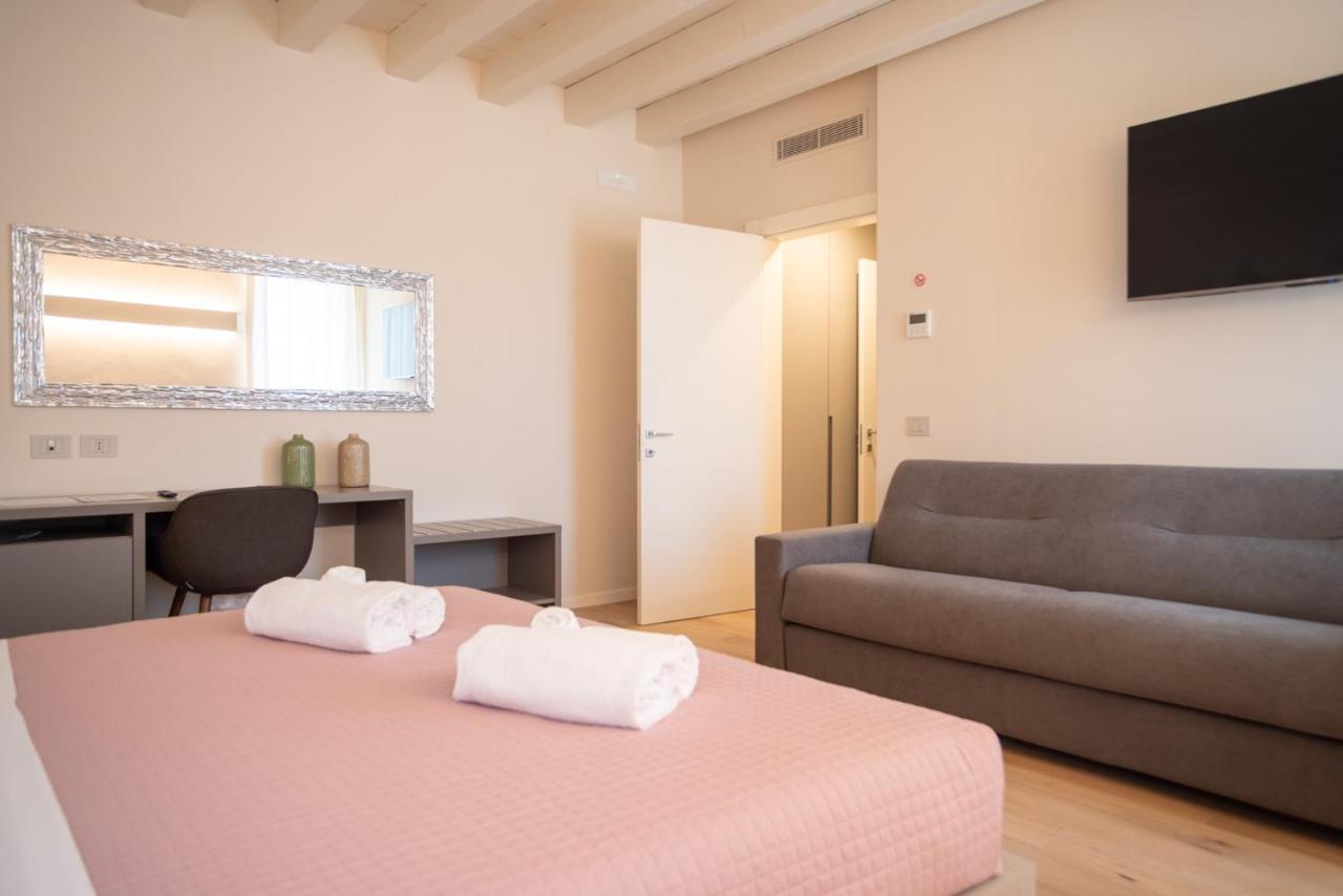 Calcirelli Suites ヴェローナ エクステリア 写真
